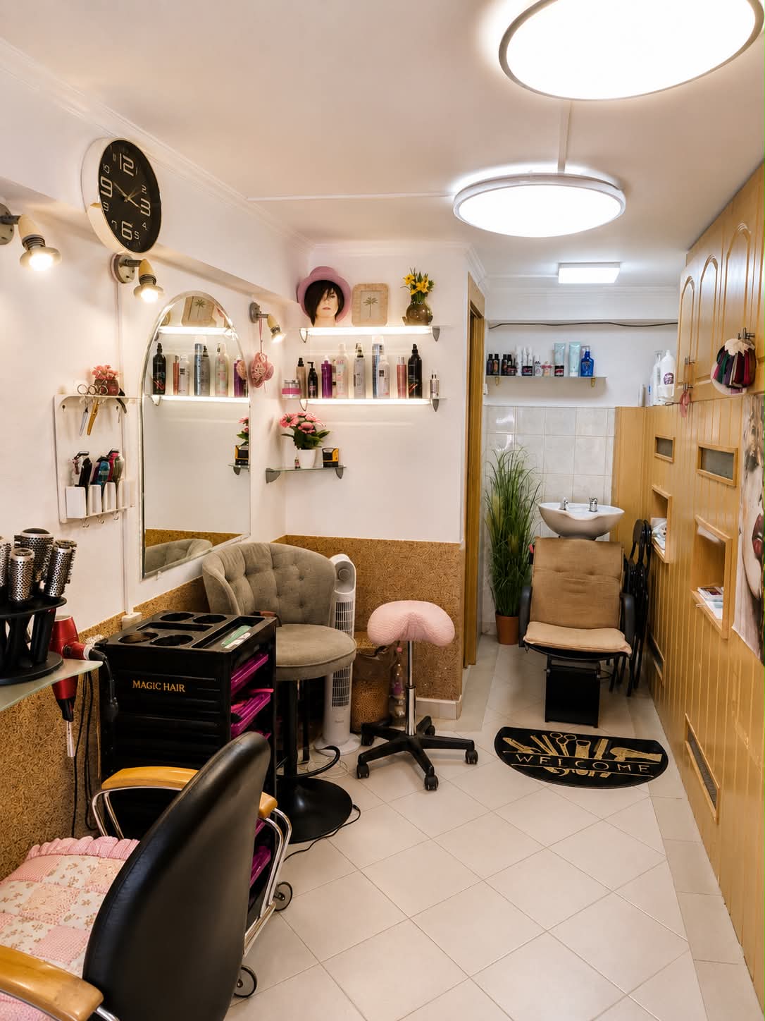A Magic Hair szalon berendezett munkaállomása